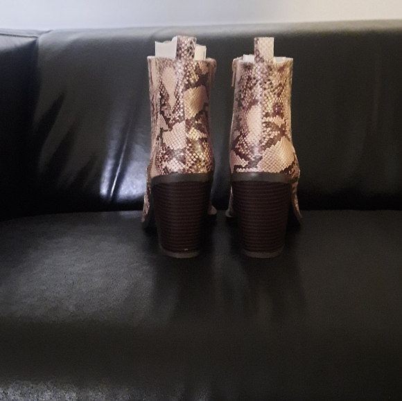 Natural faux snake skin booties - Picture 4 of 4